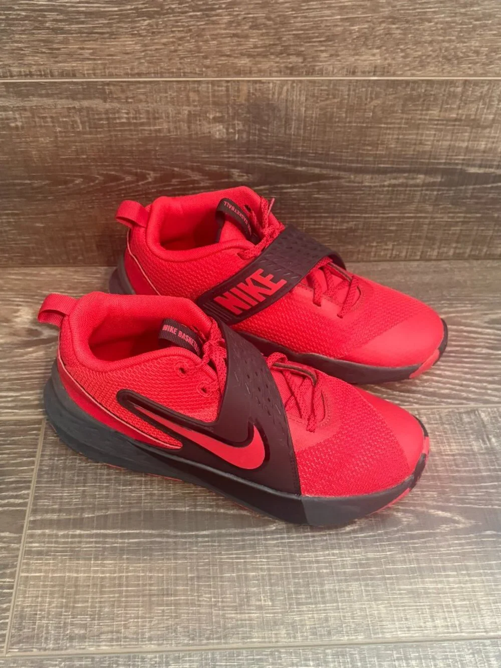 Nike Team Hustle D 12 Big Kid’s Basketball Shoes – Size 7Y